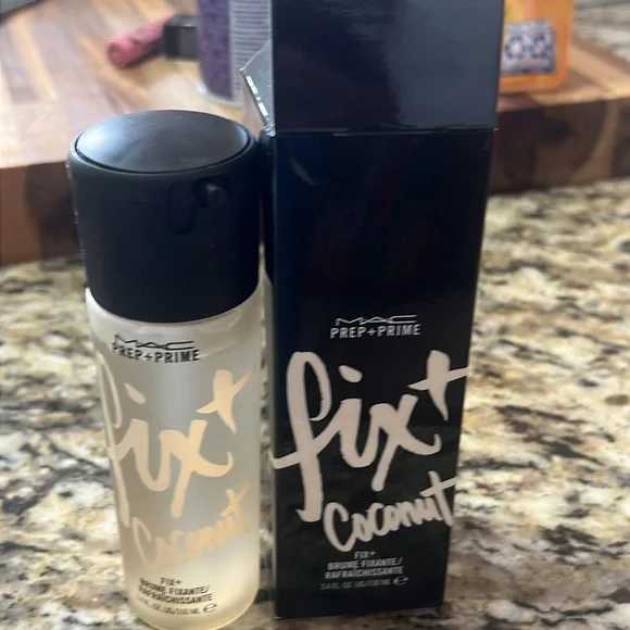 🌙♣️Mac Fix+ Coconut Setting Spray Full Size - Picture 3 of 8